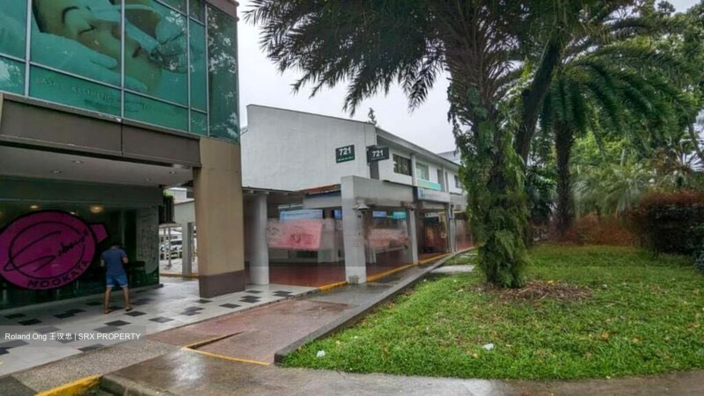 721 ANG MO KIO AVENUE 8 (D20), Shop House #464182481